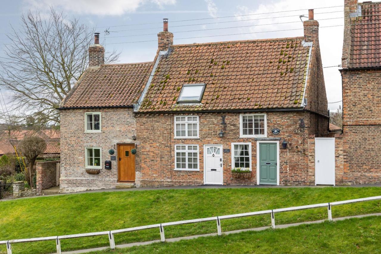 Quaint Cottage In The Heart Of North Yorkshire Village - Pet Friendly Free Stillington Esterno foto