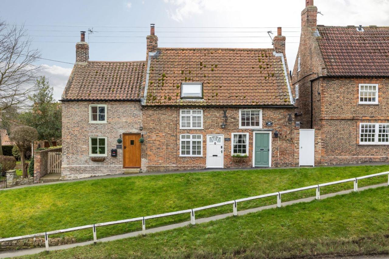 Quaint Cottage In The Heart Of North Yorkshire Village - Pet Friendly Free Stillington Esterno foto